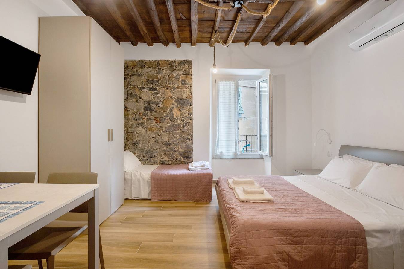 Geheel appartement, Appartement 'Matt House' met Wi-Fi en airconditioning in La Spezia (City), La Spezia