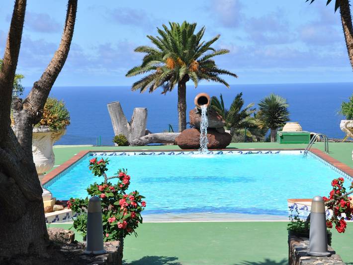 Chalet para 10 personas, con Balcón y Terraza además de Jardín y Piscina en Moya
