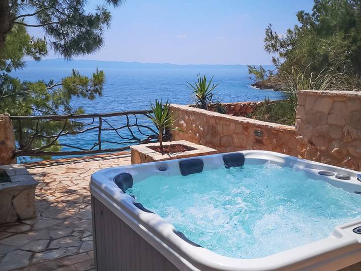 Ferienhaus für 6 Personen, mit Terrasse und Garten auf Hvar - 2