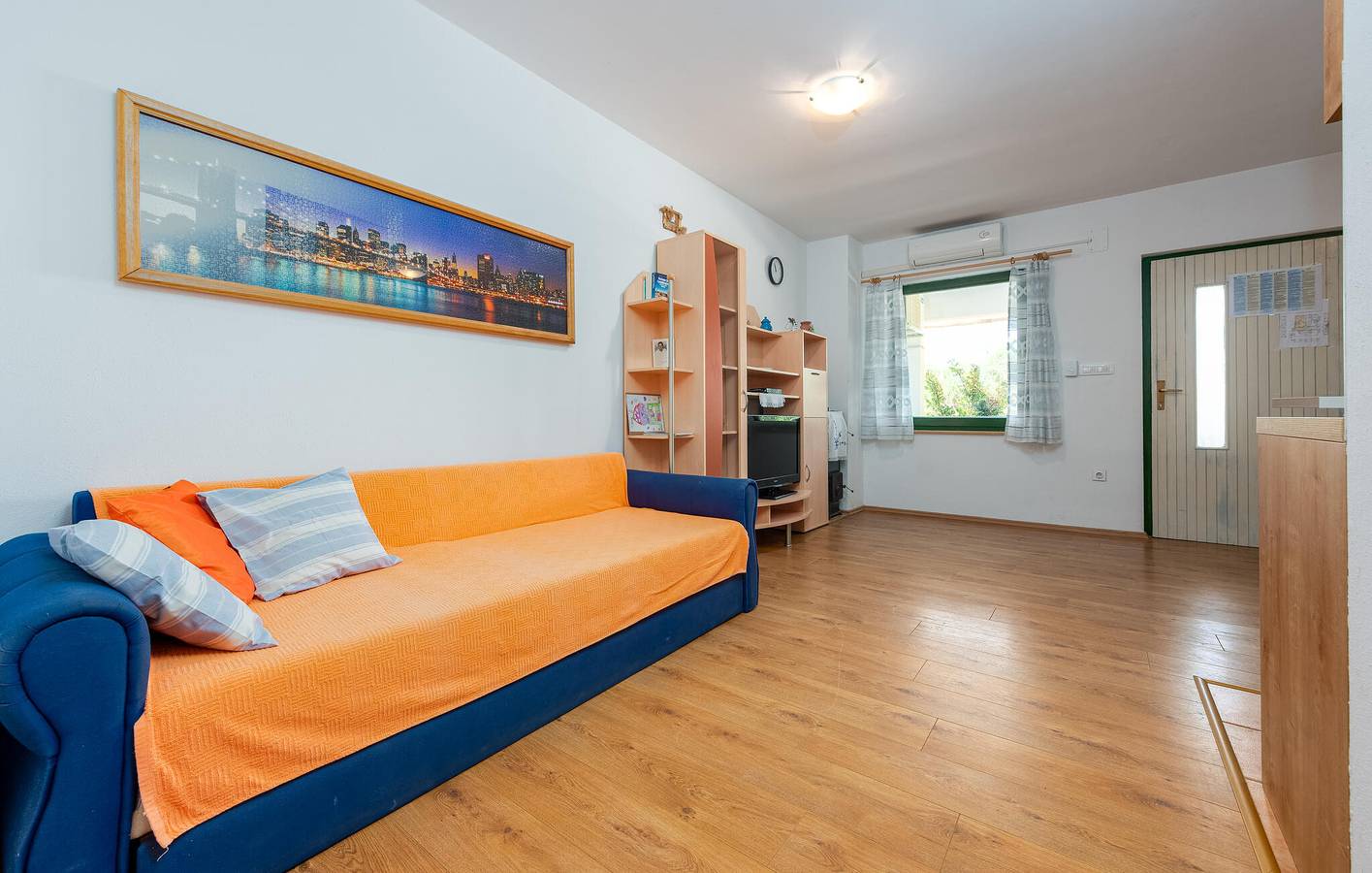 Ganze Ferienwohnung, Gemütliche Ferienwohnung mit Terrasse und Grill, 900 m vom Strand entfernt in Novalja, Pag