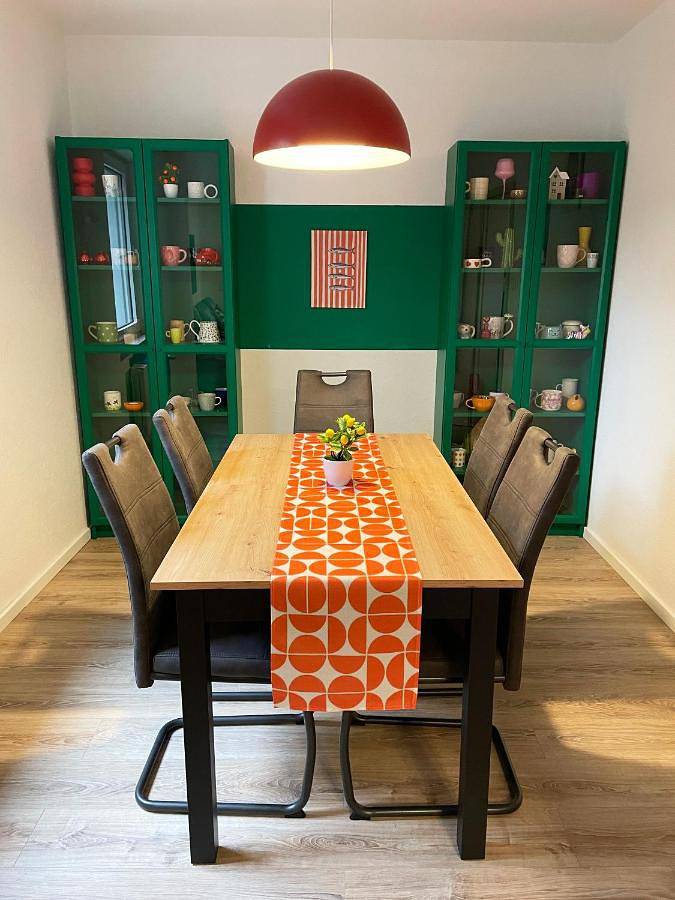 Ferienwohnung für 6 Personen, mit Balkon und Terrasse sowie Garten in Siegburg