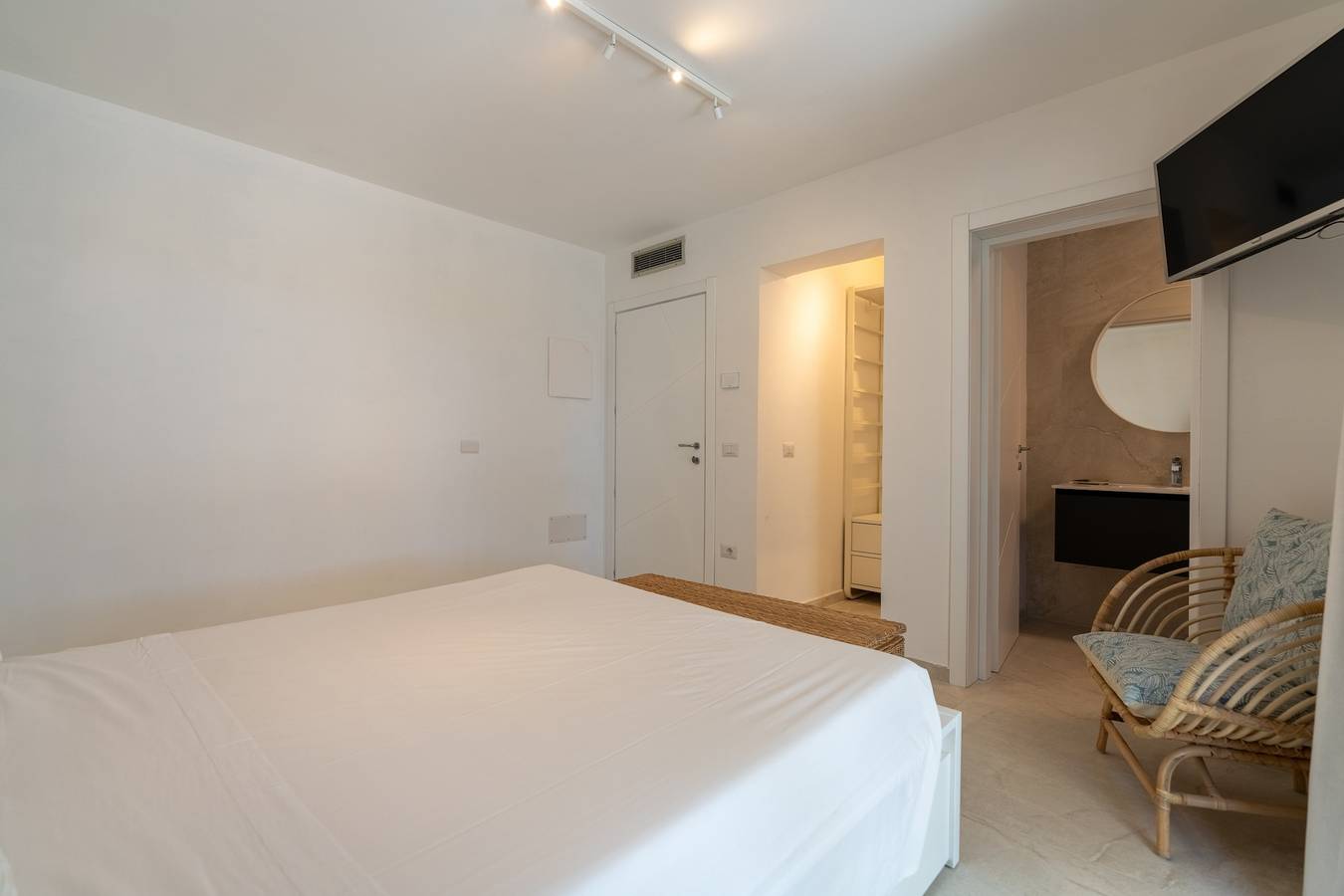 Villa "The Beach" con Vista Mare, Terrazza Condivisa e Wi-Fi in Pittulongu, Olbia