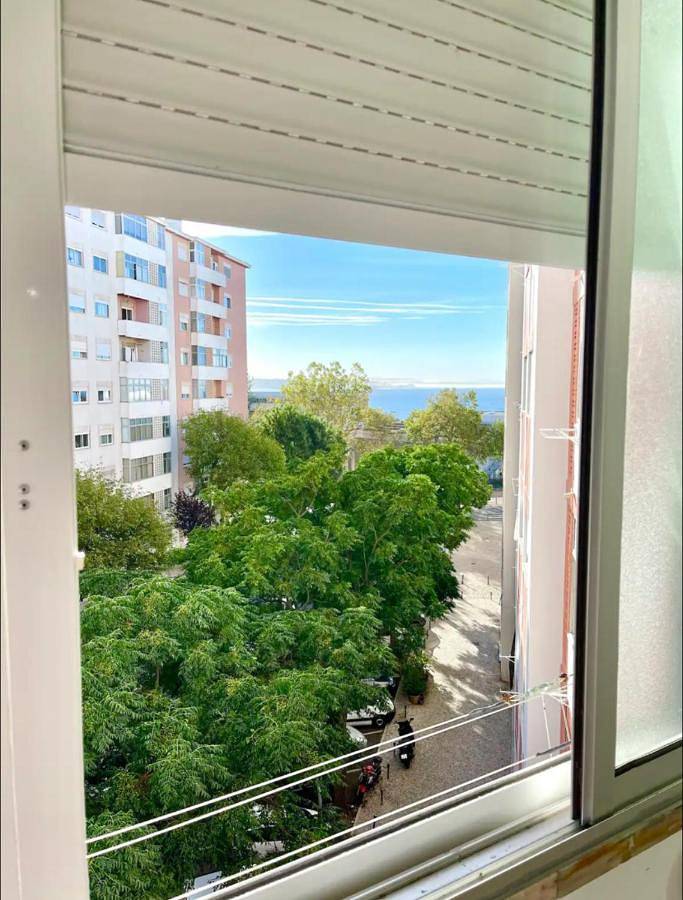 Apartamento inteiro, One-Bedroom Apartment in Paço de Arcos, Costa de Lisboa