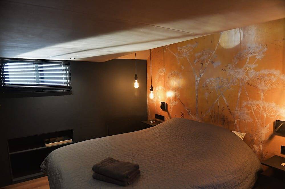Euphrate Houseboat Kelly's room in Amsterdam Oost, Holländische Küste