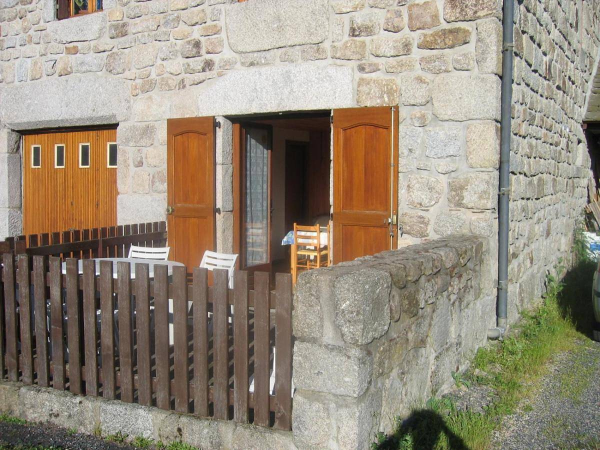 Appartement entier, Apartment - Ground Floor in Saint-Alban-sur-Limagnole, Région de Mende