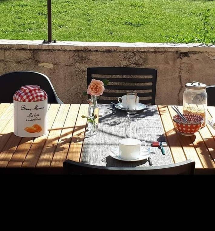 Chambre d’hôte pour 2 personnes, avec Terrasse et Jardin ainsi que Piscine et Vue