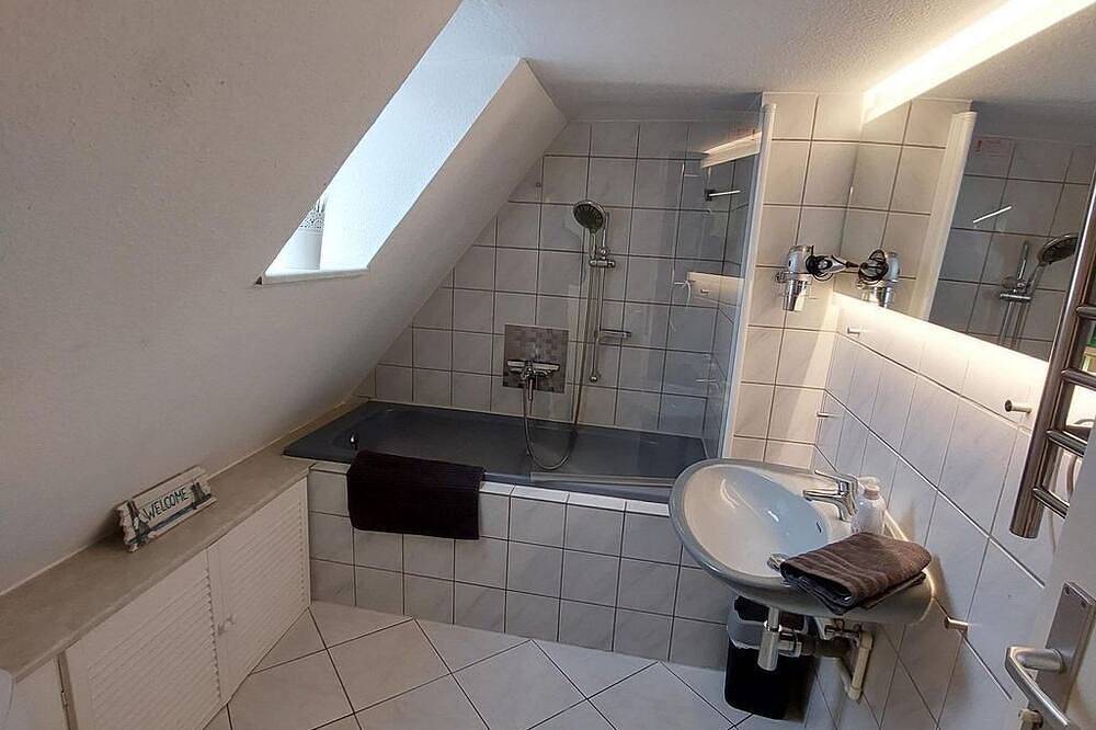Ganze Wohnung, Gäste und Geschäftswohnung Stolle - Gäste und Geschäftswohnung in Bad Dürrenberg, Saale-Unstrut