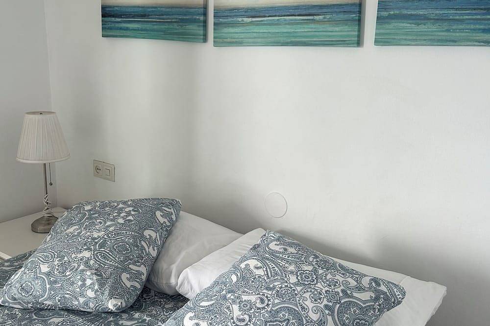 Entire apartment, Nice apartment, in front of the beach. in Fuengirola, Costa del Sol