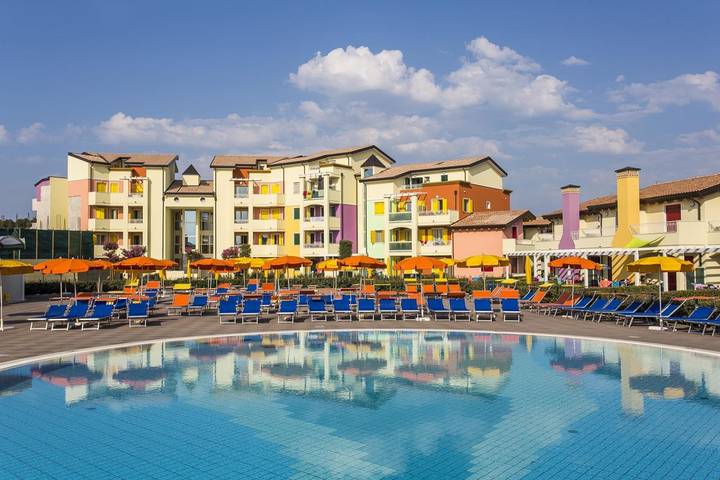Ferienwohnung für 7 Personen, mit Balkon und Pool in Duna Verde