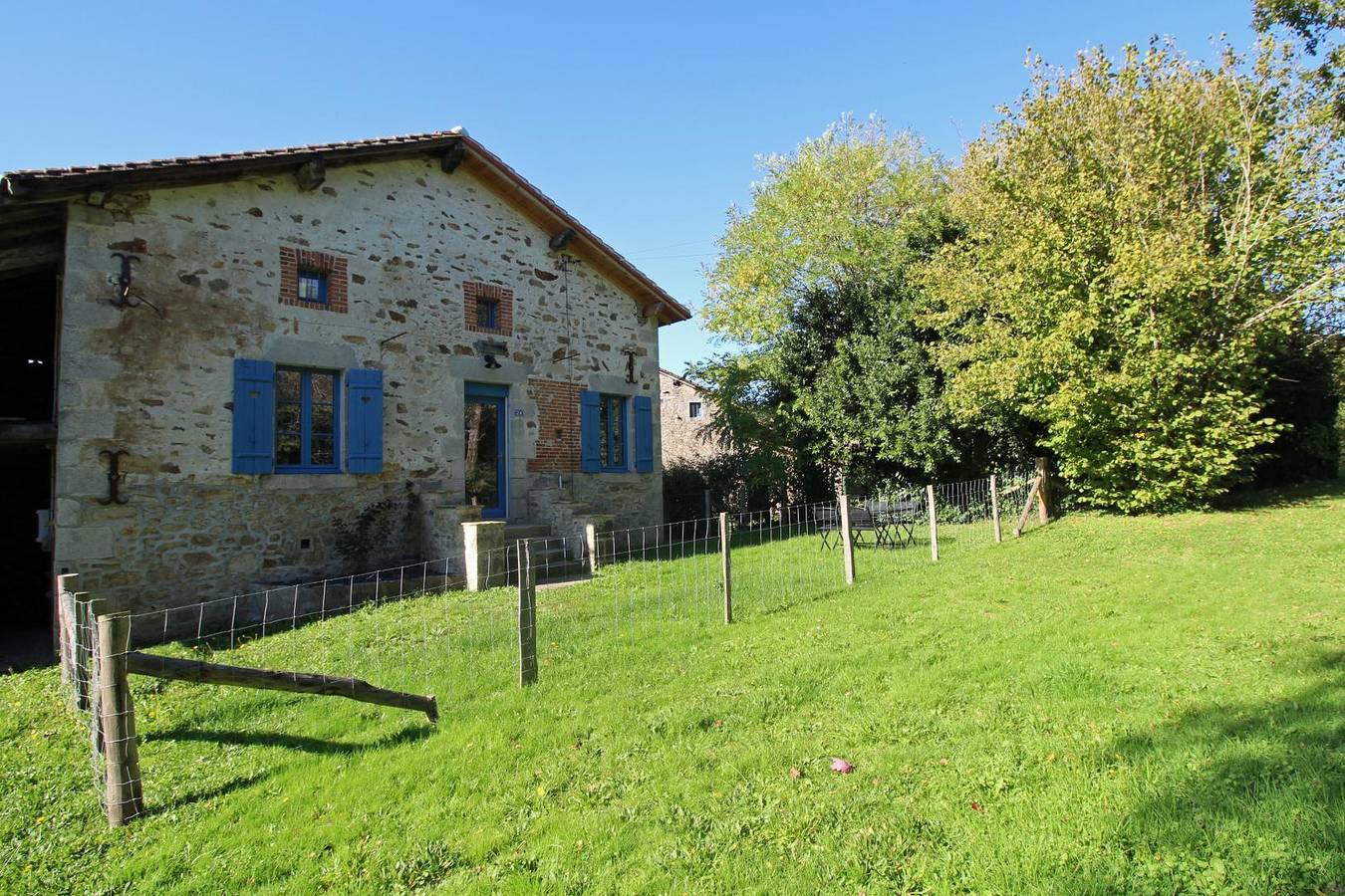 La Maison des Roses in Berneuil (Bellac), Bellac und Umgebung