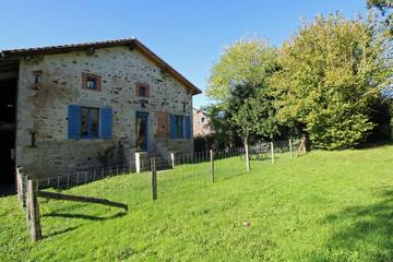 Gîte pour 4 personnes, avec jardin et piscine, animaux acceptés à Berneuil (Bellac)
