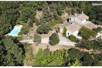 Gîte pour 10 personnes à Mirmande