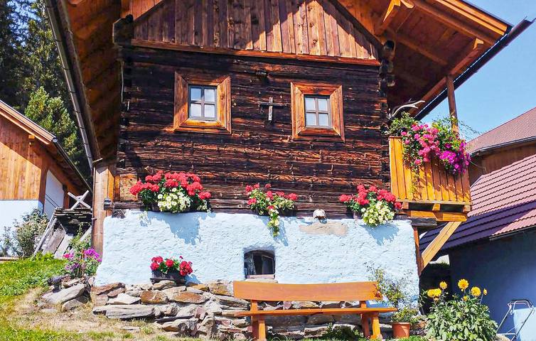 Chalet für 4 Personen, mit Terrasse und Sauna in der Steiermark