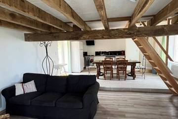 Location de vacances pour 7 personnes, avec jardin à La Douze