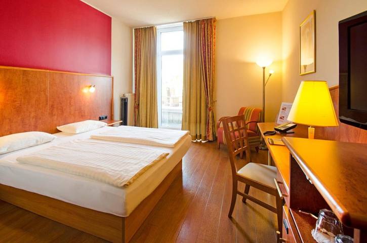 Hotel für 2 Personen, mit Terrasse in Unterschleißheim