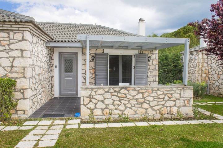 Villa per 4 Persone  + 2 Bambini ca. 70 qm in Agrilia, Isole ioniche (Zakynthos) in Zante