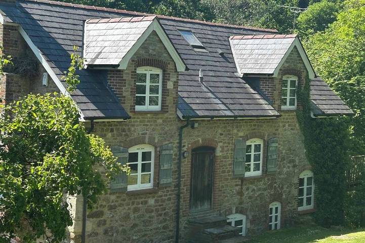 Holiday rental for 13 people, with garden in Wiltshire