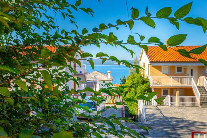 Ferienwohnung für 5 Personen, mit Terrasse in Dramalj