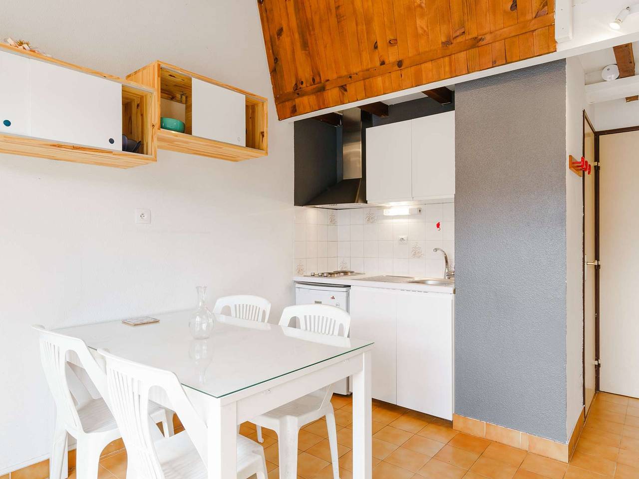 Maison avec 2 pièces et mezzanine proche plage, parking inclus in Narbonne Plage, Narbonne