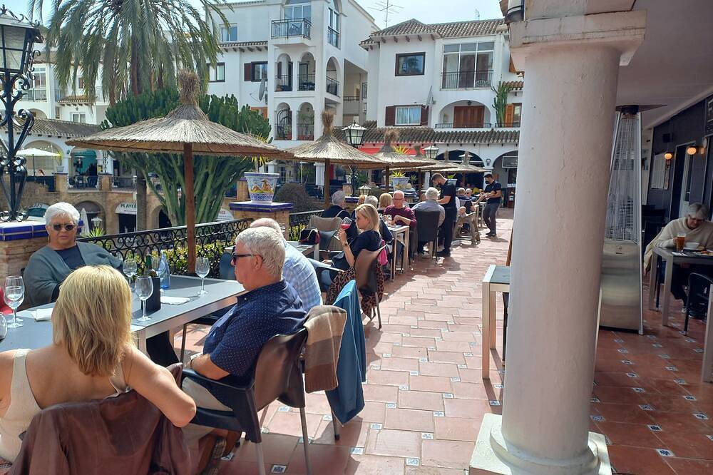 Apartamento entero, Perfect 1 Bed Apt Villamartin Plaza, South Facing Balcony And Sun! in Brisas y Golf, Orihuela