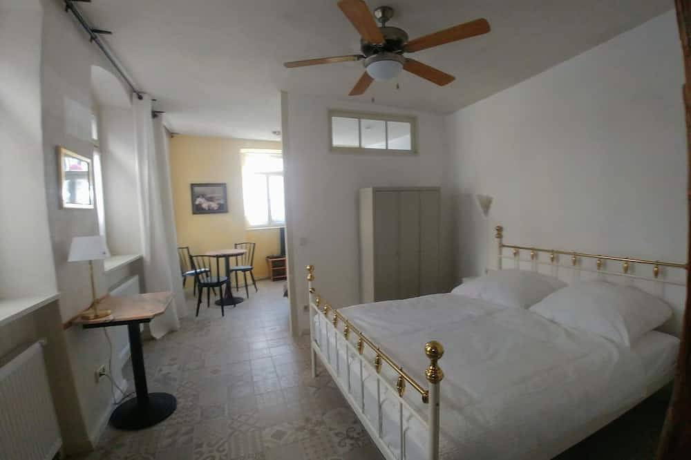 Apartamento entero, Old town legend - studio for 2-3 people between market square and castle. in Altstadt (Heidelberg), Heidelberg
