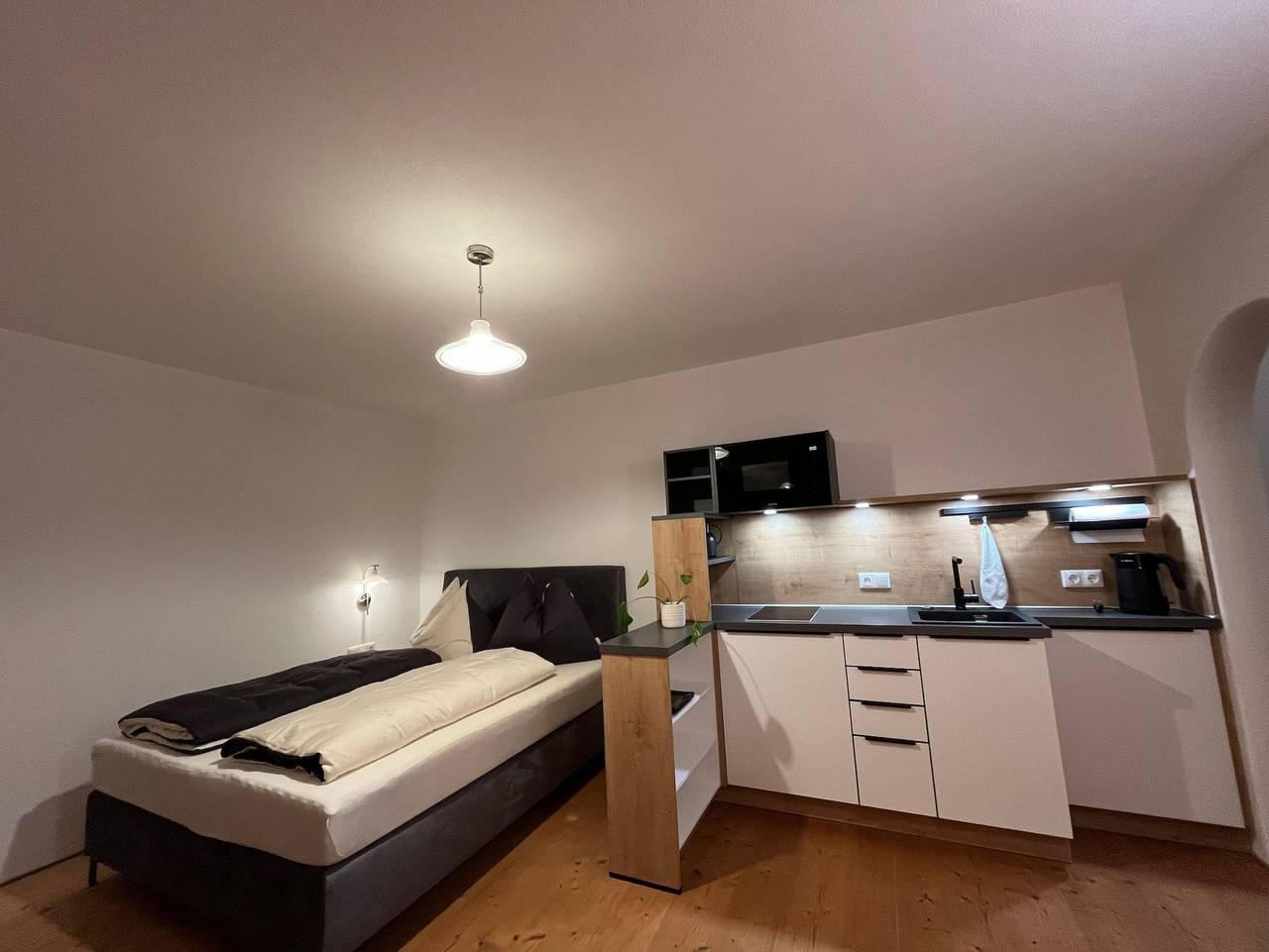 Ganze Ferienwohnung, Einzimmer Appartment im Bogen in Tannheim (Tirol), Allgäuer Alpen (Österreich)