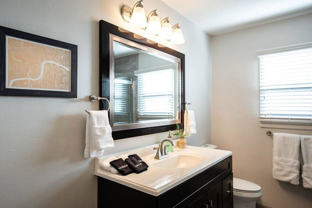 Artistic Escape - 2Br/2Bath - Dog Friendly in Lubbock, Lubbock County