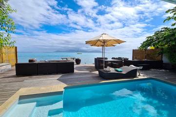 Gîte pour 4 personnes, avec terrasse ainsi que jardin et piscine dans Punaauia
