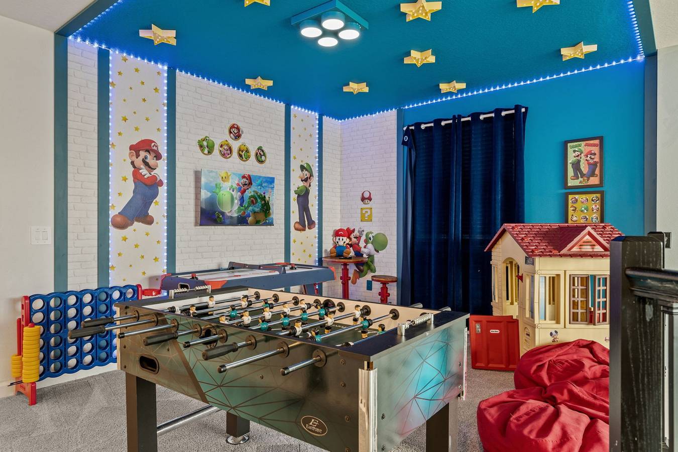 Luxury 5Bed Home with Pool and Game Room in ChampionsGate, Four Corners