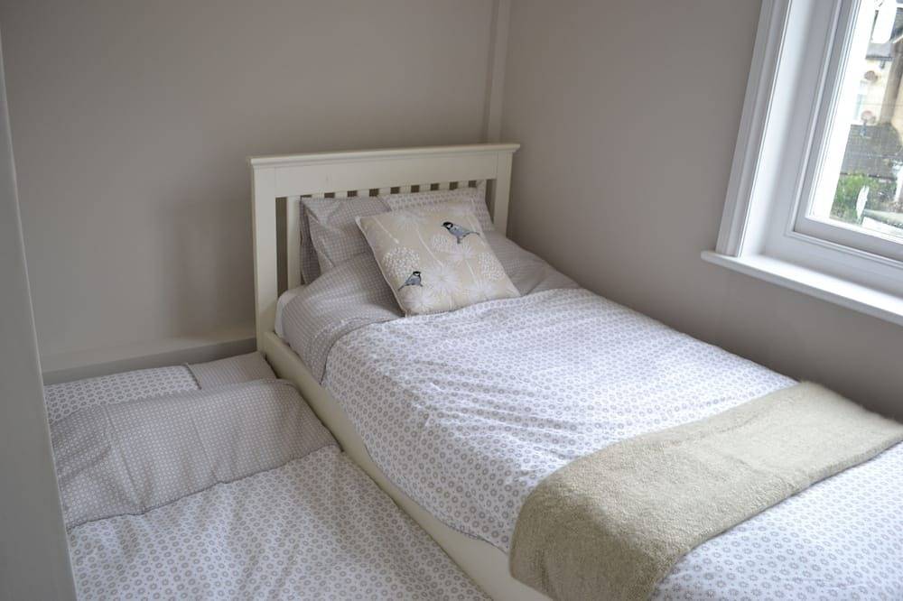 Entire apartment, Beautiful Family Friendly Seafront Flat With Stunning Views in Bexhill, East Sussex
