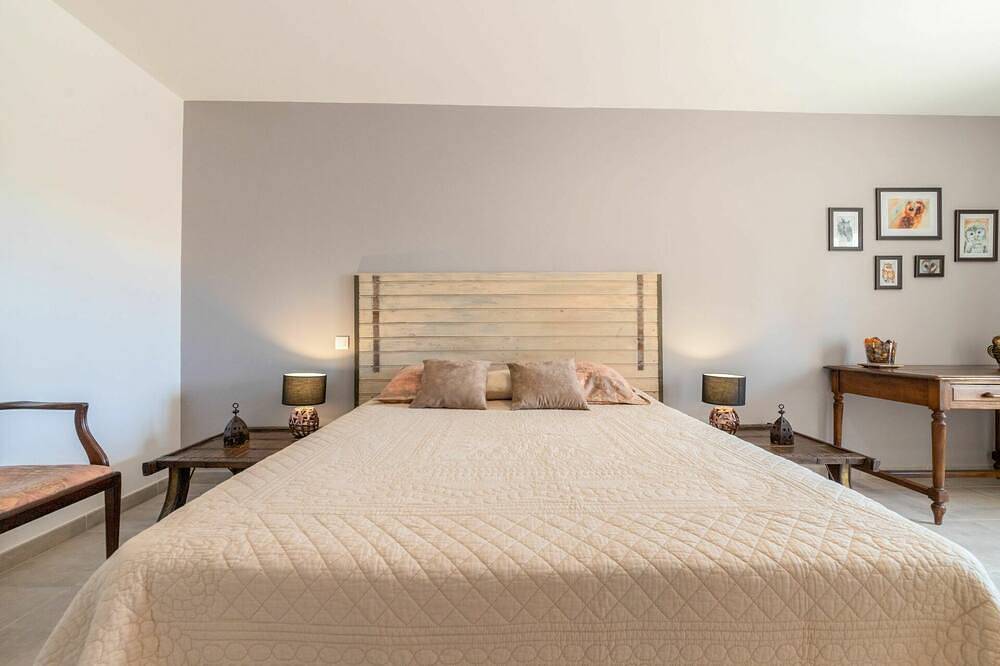 Schönes alleinstehendes Ferienhaus mit  W-Lan, Klimaanlage, privatem Pool, Tv und Terrasse in Valréas, Enclave de Valreas