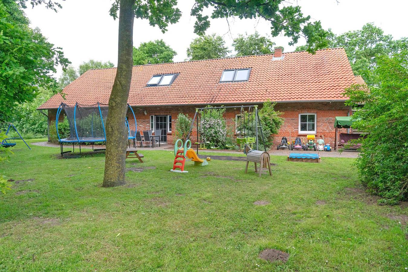 Ganze Wohnung, Apartment 'Uhlenhoff Ottermeer' mit gemeinsamer Terrasse, Garten und Wlan in Ihlow, Nordseeküste