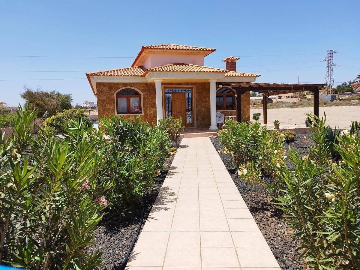 Villa Casa Del Sol 3 Bedroom Villa With Private Solar Covered 12m x 6m Pool Minimum Stay 7 Nights Chromecast And Wifi Throughout The Property in Triquivijate, Antigua