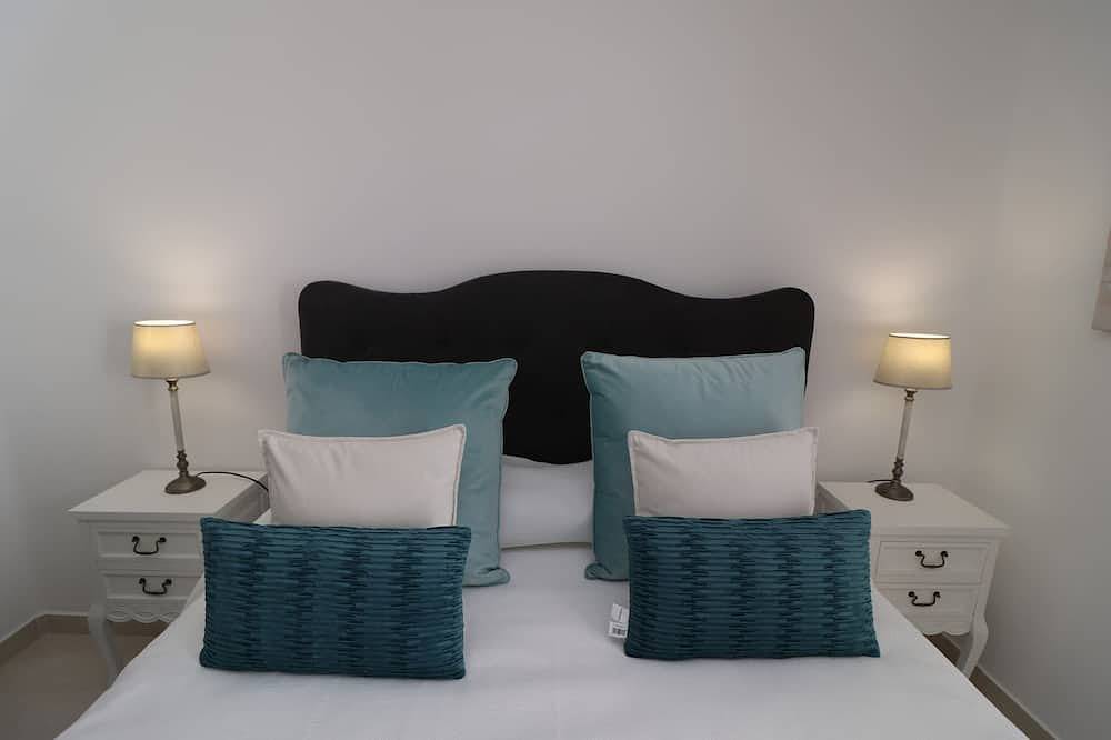 Appartamento intero, 2 Bedroom Duplex Apartment with Swimming pool at São Rafael Beach - Albufeira in Albufeira, Distretto di Faro