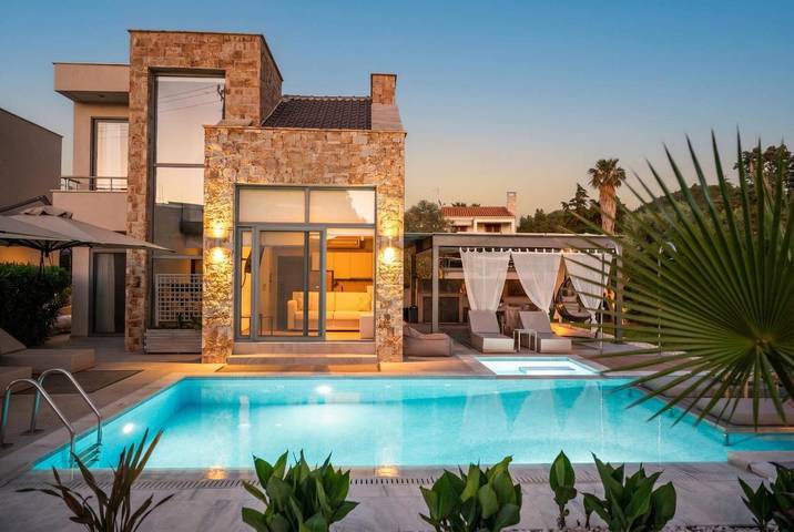 Ferienhaus für 6 Personen, mit Balkon und Whirlpool sowie Terrasse und Garten