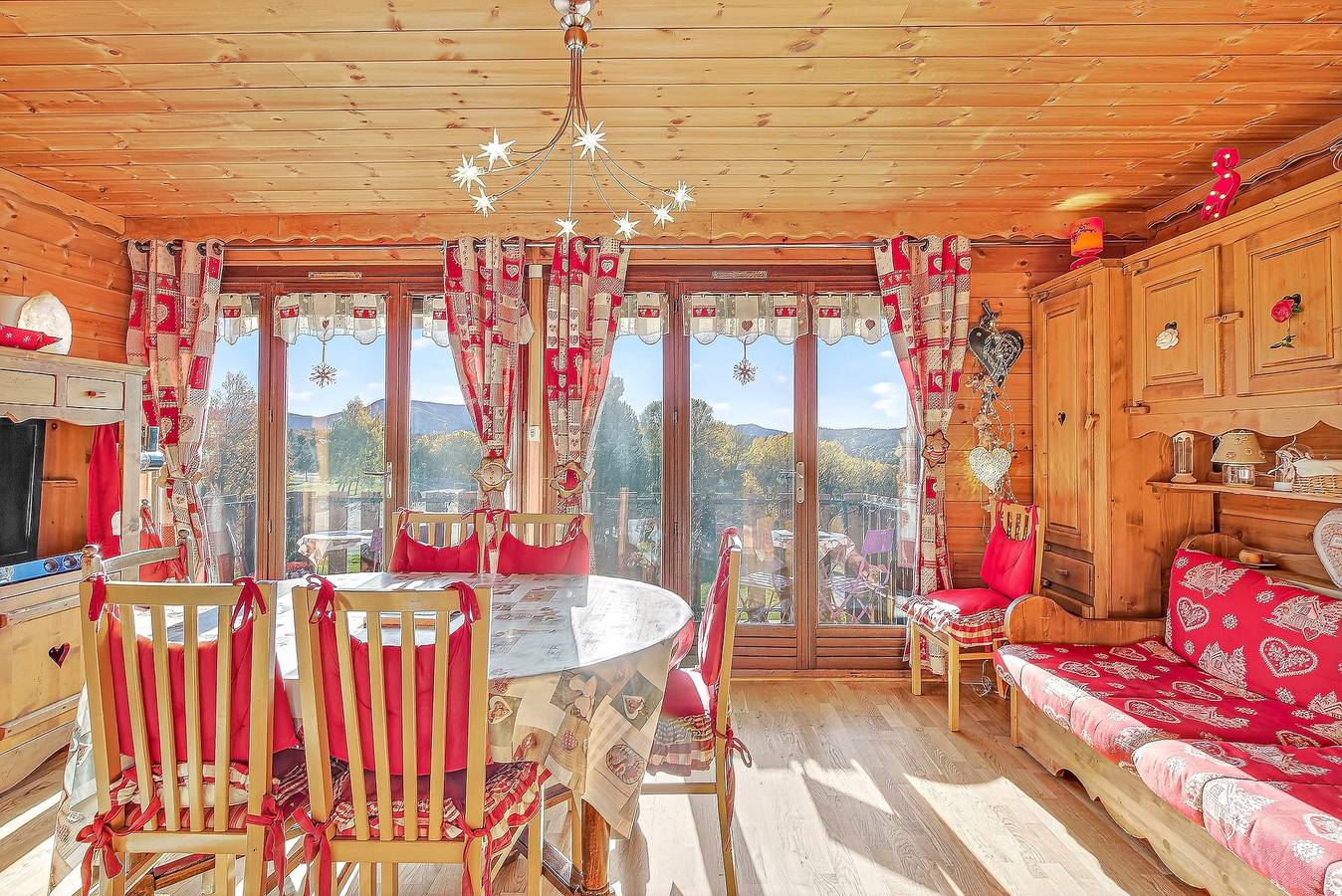 Ganze Wohnung, Gemütlich und hell in Montclar, Alpes-de-Haute-Provence in Montclar, Alpes-de-Haute-Provence