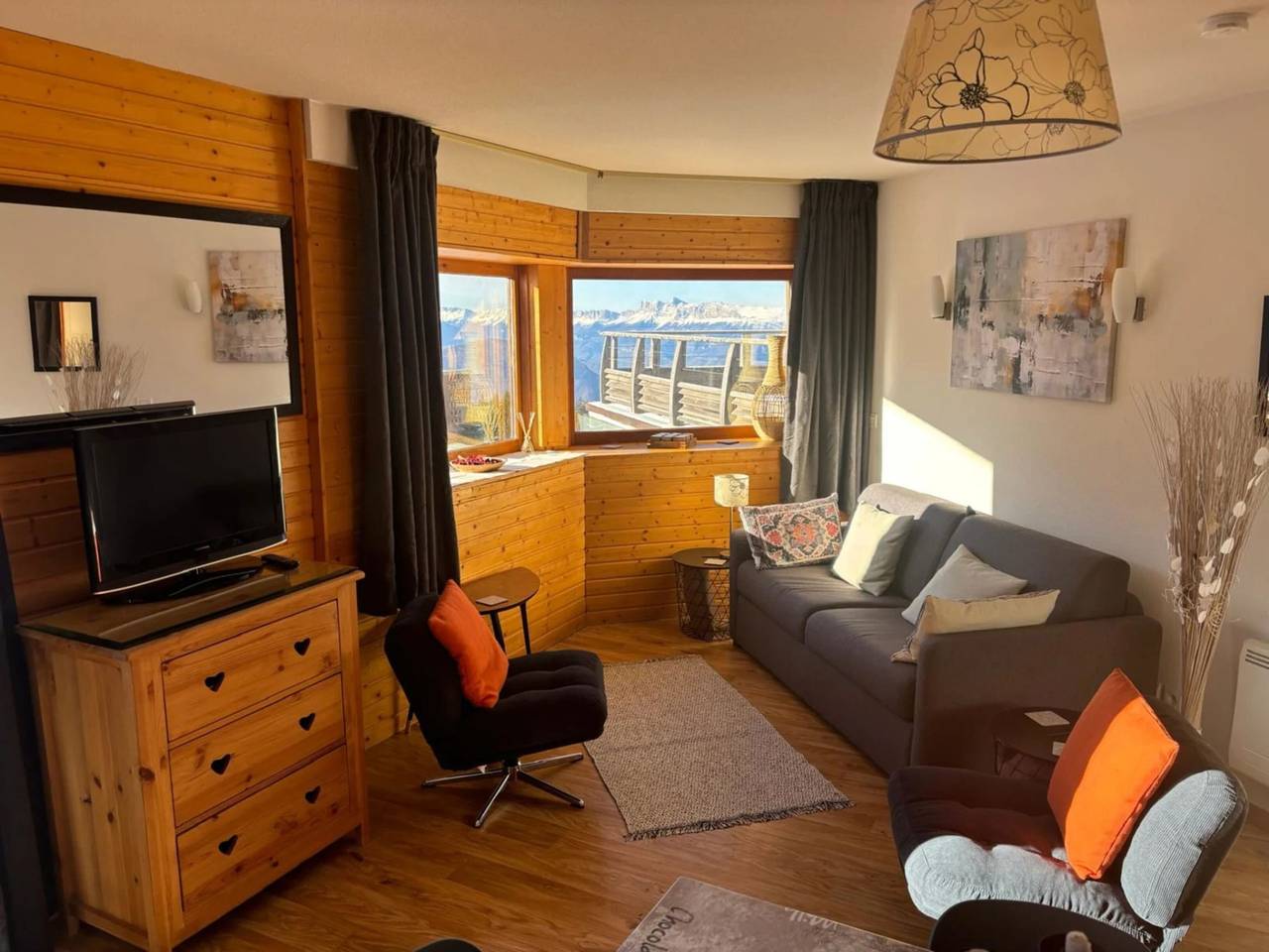 Studio entier, Appartement « La Croix, 205 » avec balcon privé, vue montagne 4-5 Personnes in Chamrousse, Parc national des Écrins