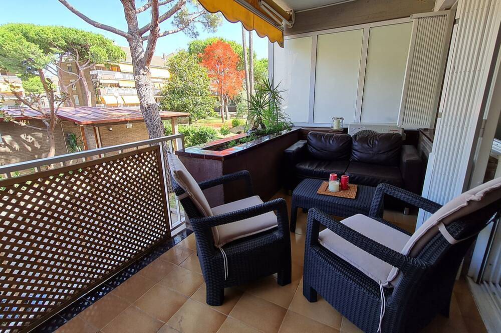 Apartamento entero, Apartamento de playa en Gava Mar con piscina in Gavá, Bajo Llobregat