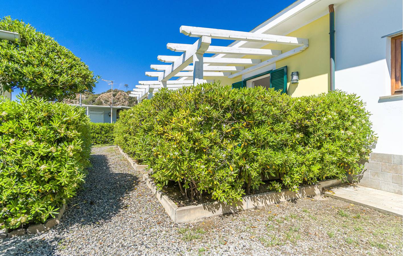 Ganze Ferienwohnung, Apartment mit Meerblick, AC, Parkplatz und Terrasse, 200m zum Strand in Framura, Riviera di Levante