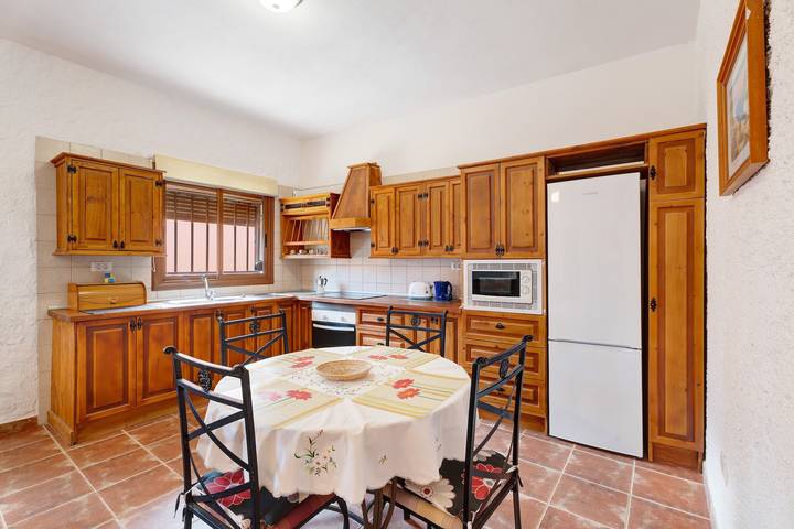 Apartamento entero, Apartamento de vacaciones 'Teresa' con vistas a la montaña y Wi-Fi in Los Pedregales, Buenavista del Norte