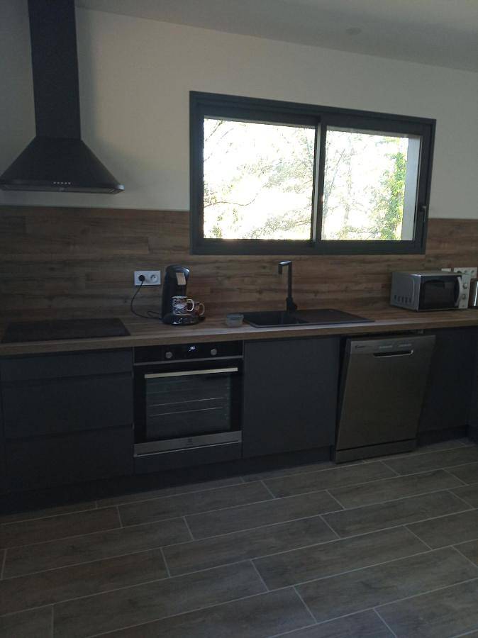 Location de vacances pour 6 personnes, avec piscine ainsi que jardin et vue à Monteils (Gard) - 4