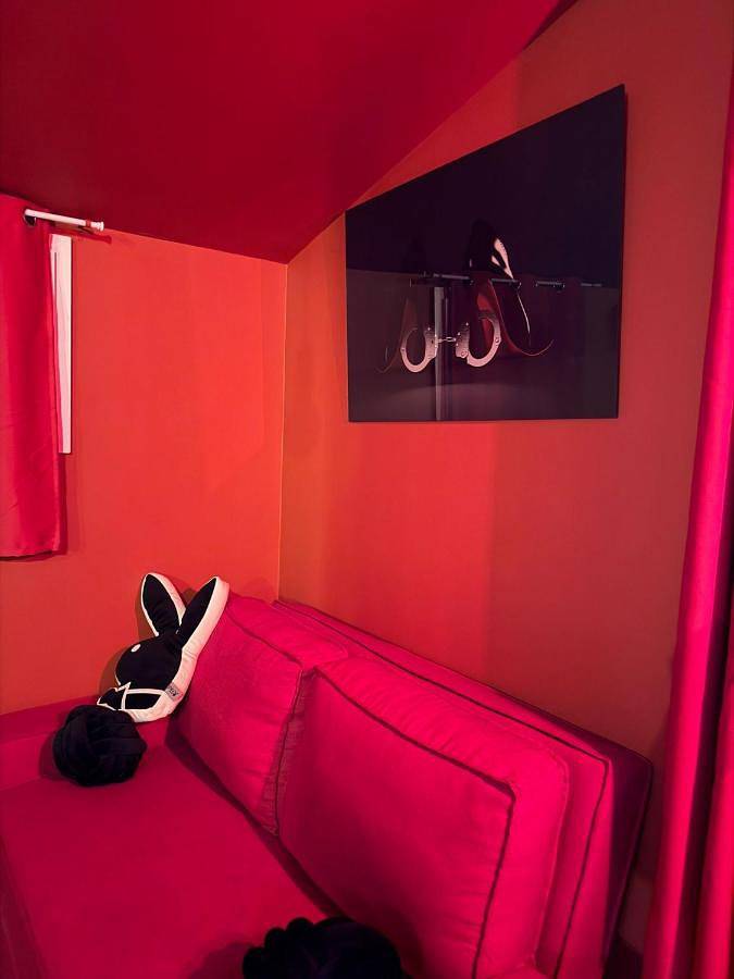 Appartement entier, Love Room- Jacuzzi Xxl- Climatisé- Table massage Accessoires in L'Escarène, Côte méditerranéenne (France)