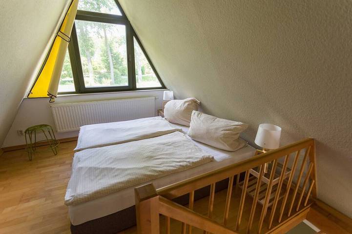 Blockhütte für 5 Personen, mit Terrasse und Garten in Schwerin - 2