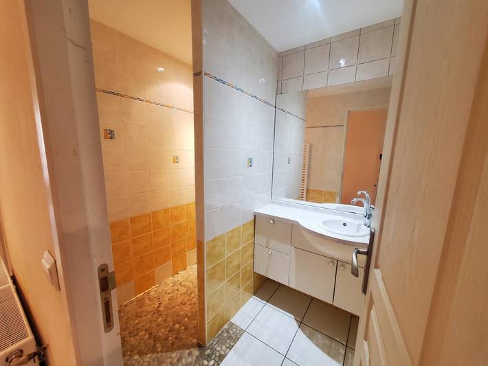 Gîte pour 4 personnes, avec terrasse dans Super Besse - 3