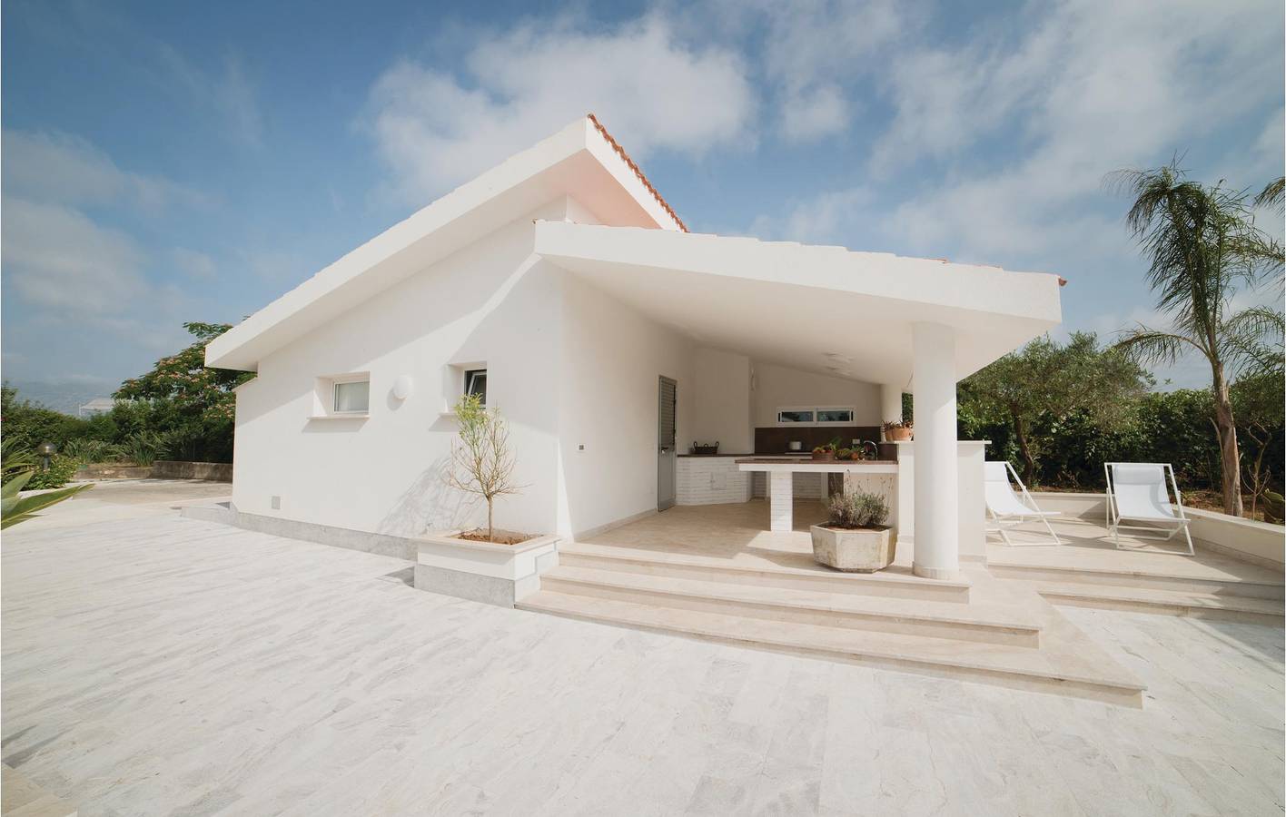 Appartement mit Poolterrasse: AC, Parkplatz & Küche, 1,5km zum Fluss in Partinico, Palermo Provinz