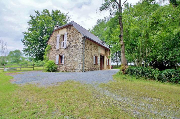 Gîte pour 8 personnes, avec terrasse et jardin dans Béarn - 3