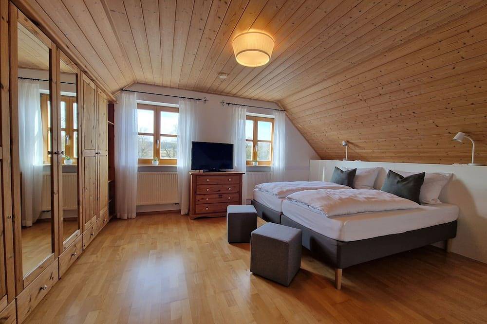 Ganze Wohnung, Ferienwohnung mit Balkon 120qm in Bad Abbach, Ostbayern