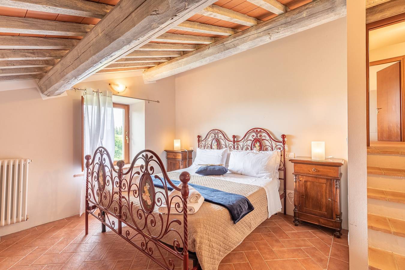 Appartamento intero, Appartamento 'L'uscio' con vista sulle montagne, piscina condivisa e Wi-Fi in Chianciano Terme, Siena e dintorni