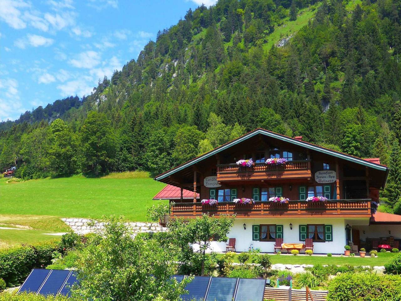 Ganze Ferienwohnung, Landhaus Franziskus - 08 Zweiraumwohnung urgemütlich eingerichtet mit Balkon in Reit im Winkl, Bayerische Alpen