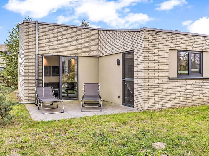 Ferienhaus für 6 Personen, mit Whirlpool und Terrasse sowie Pool